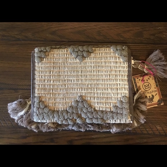 Hipanema Handmade Fluff Thread Clutch Purse NWT - Picture 3 of 5